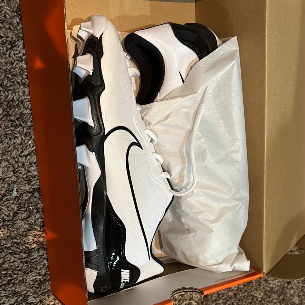 Nike Dual-Tone Athletic Cleats